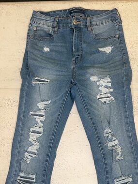 Aeropostale Women's Light Blue Distressed high rise Skinny Jeans - size 8 Reg
